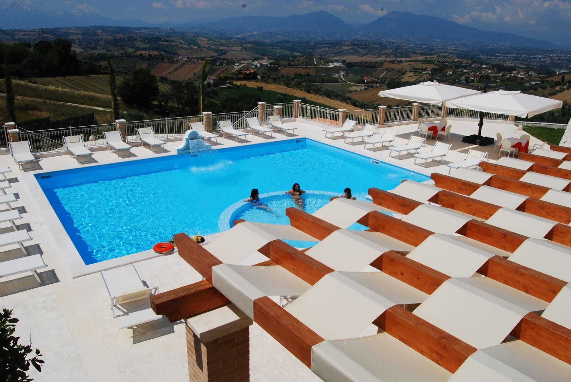 Incantea Resort Tortoreto Exteriér fotografie